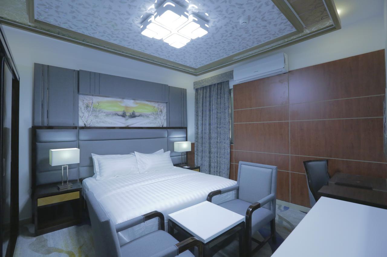 Niyaf Hotel Appartments Khamis Mushait Luaran gambar